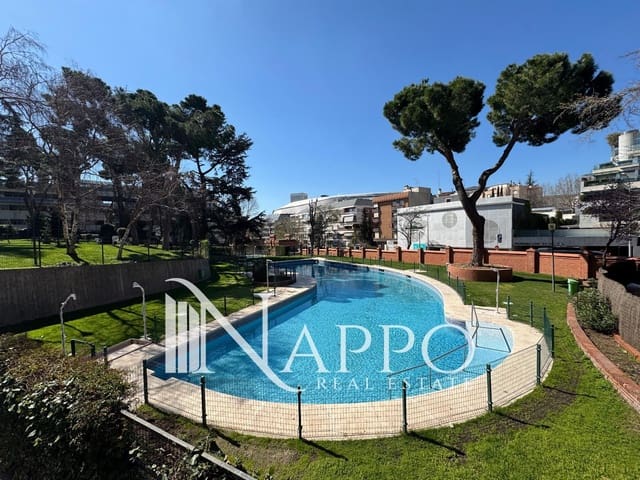 3 bedroom Flat for sale in Hispanoamérica, Madrid city with pool garage - € 1,999,000 (Ref: 9498073)