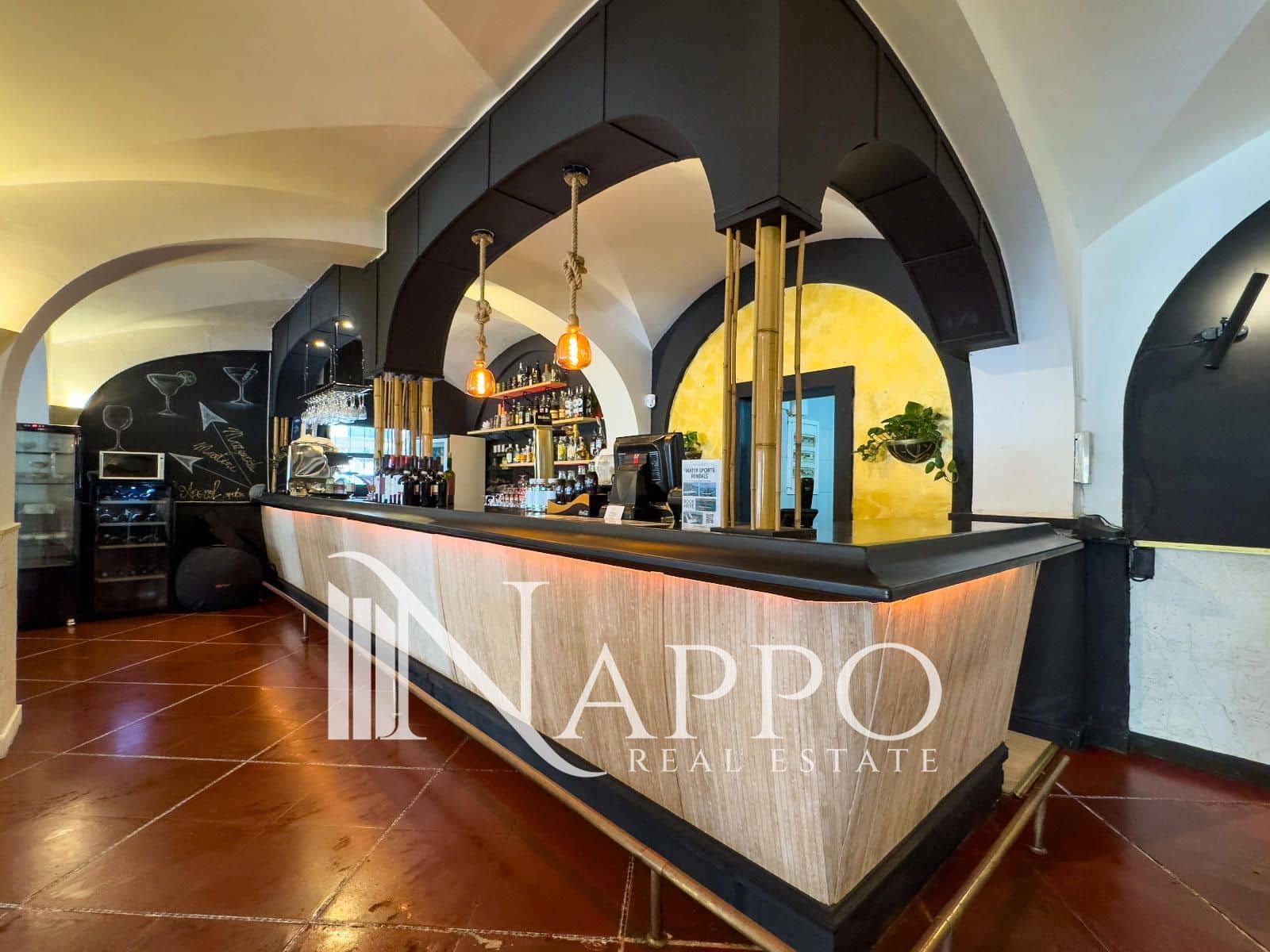 Commercial for rent in Cala Mayor - € 1,900 (Ref: 9500088)