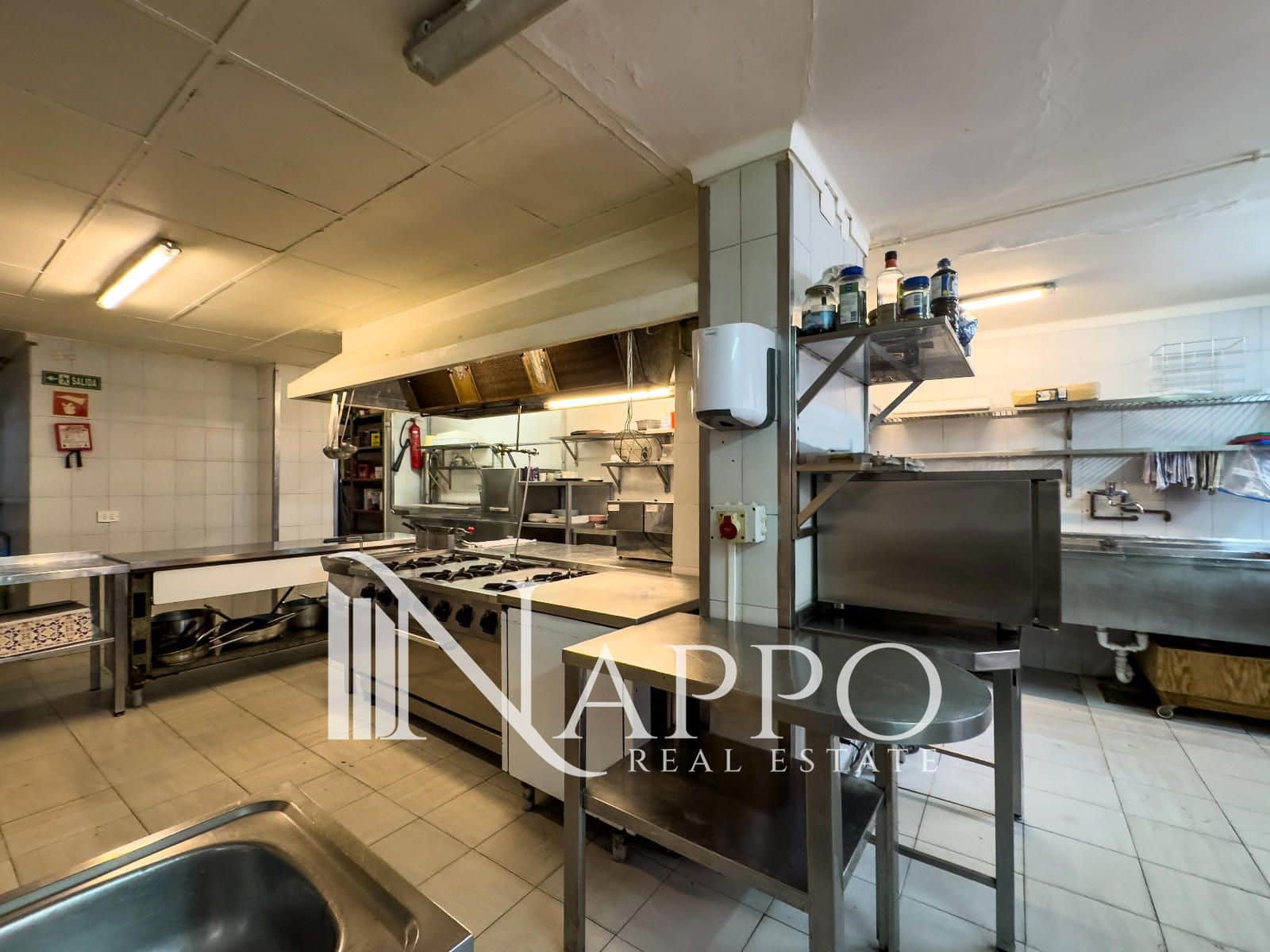 Commercial for rent in Cala Mayor - € 1,900 (Ref: 9500088)