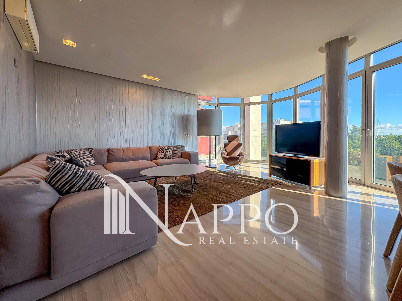 3 bedroom Flat for sale in Palma de Mallorca with garage - € 850,000 (Ref: 9500390)