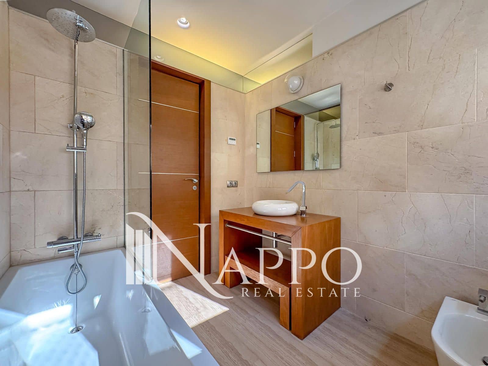 3 bedroom Flat for sale in Palma de Mallorca with garage - € 850,000 (Ref: 9500390)