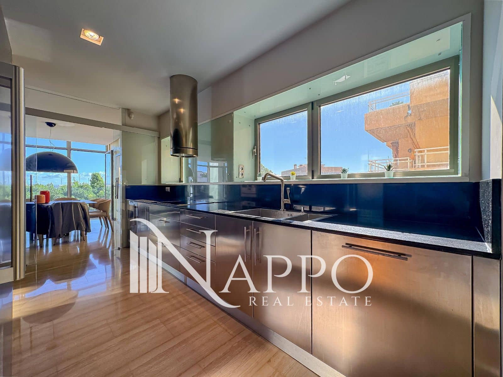 3 bedroom Flat for sale in Palma de Mallorca with garage - € 850,000 (Ref: 9500390)