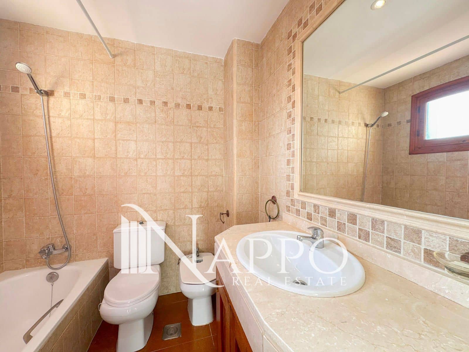 4 makuuhuone Omakotitalo myytävänä paikassa Cas Catala mukana uima-altaan 
autotalli - 795 000 € (Ref: 9503088)