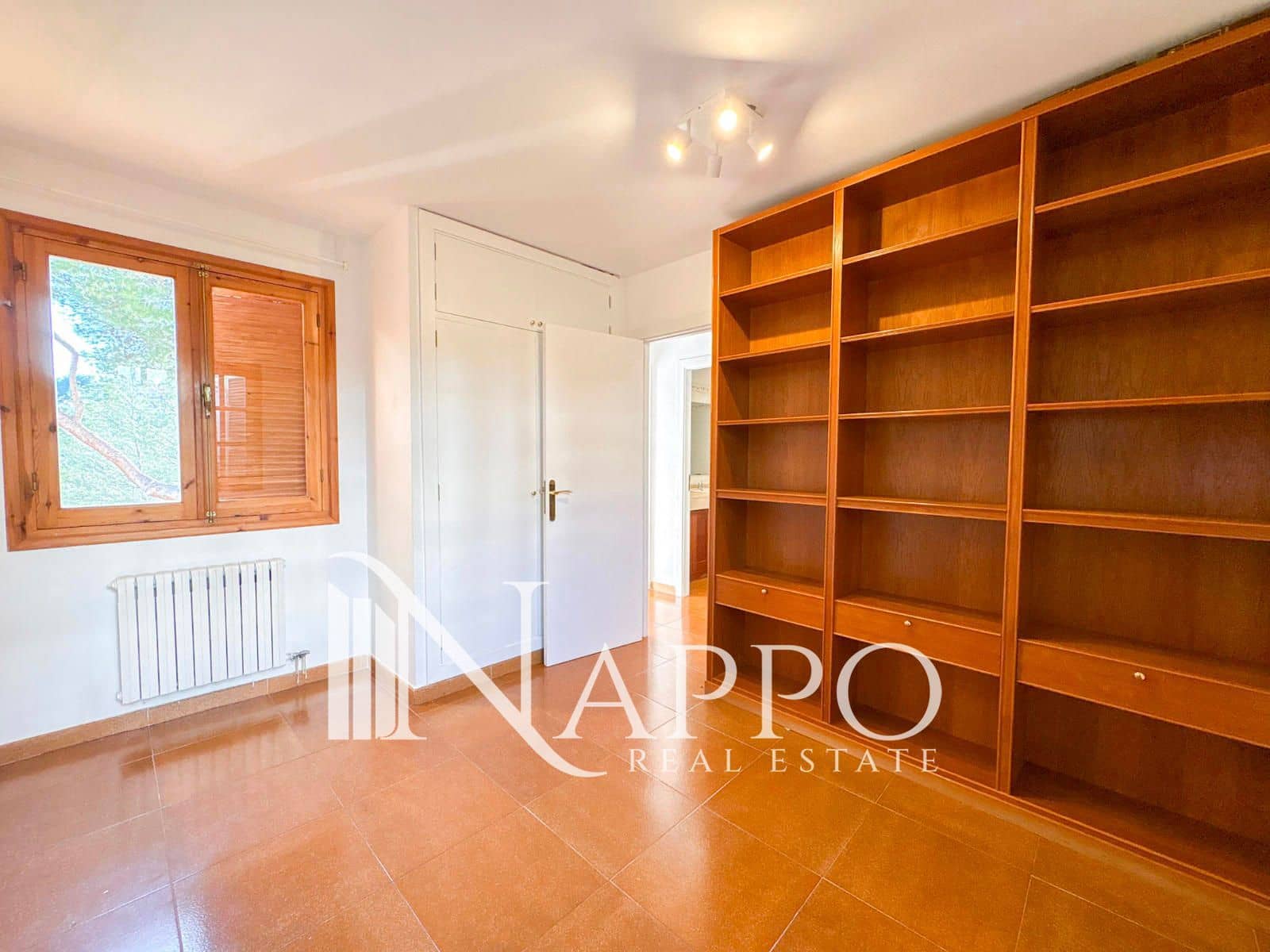 4 makuuhuone Omakotitalo myytävänä paikassa Cas Catala mukana uima-altaan 
autotalli - 795 000 € (Ref: 9503088)