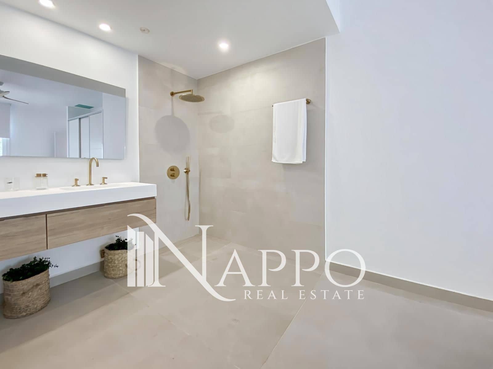 Appartement de 3 chambres à louer à Colonia de Sant Jordi avec piscine garage - 2 950 € (Ref: 9511174)