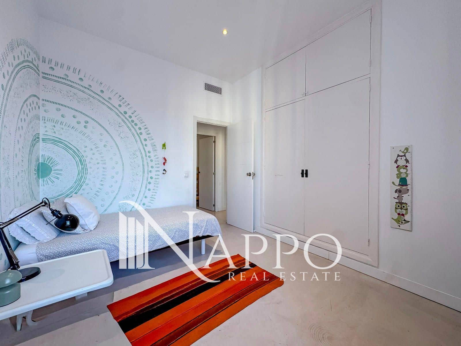 3 bedroom Flat for rent in Palma de Mallorca with garage - € 2,300 (Ref: 9511175)