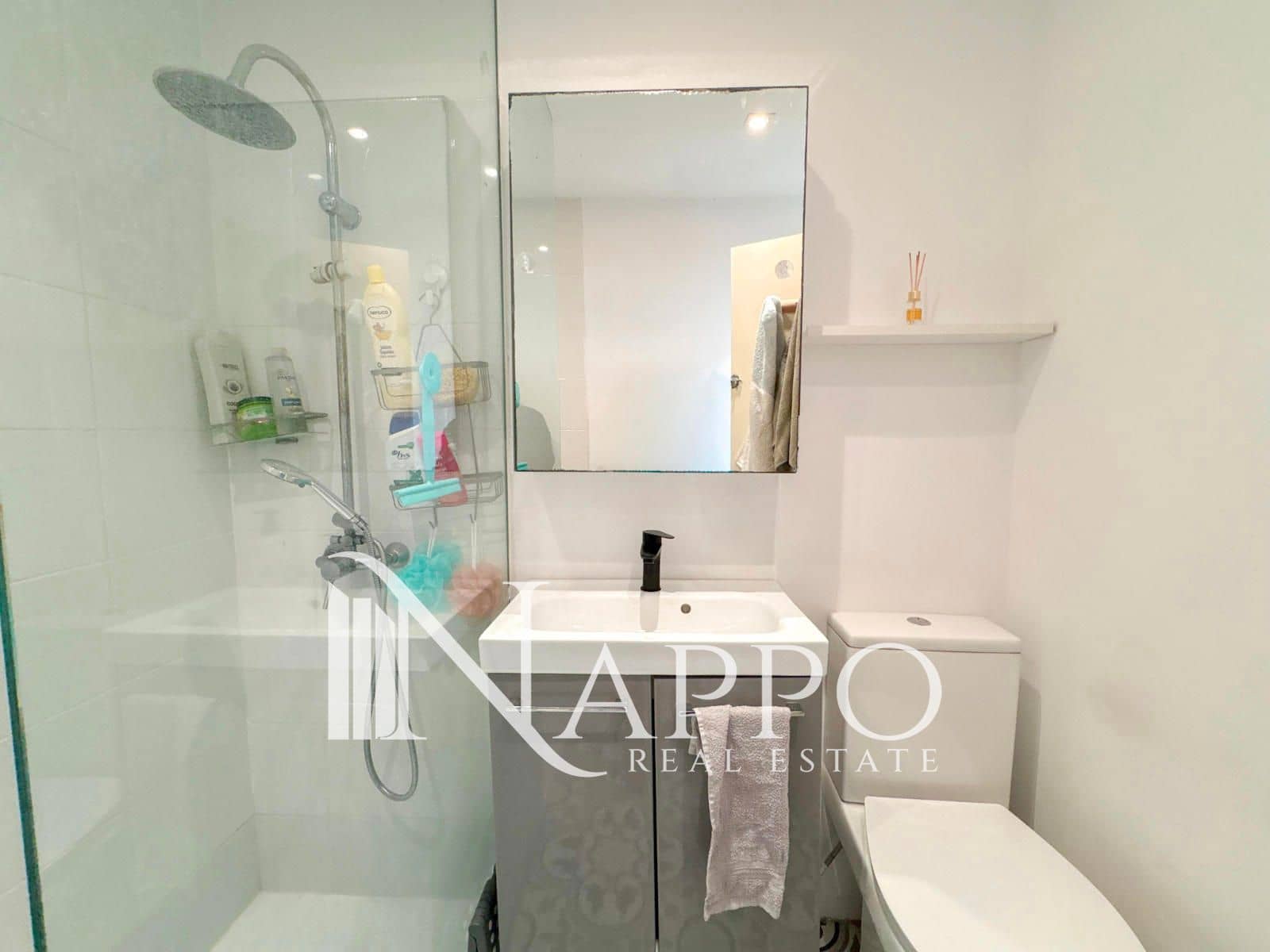 3 sypialnia Mieszkanie do wynajęcia w Genova z garażem - 1 850 € (Ref: 9522865)