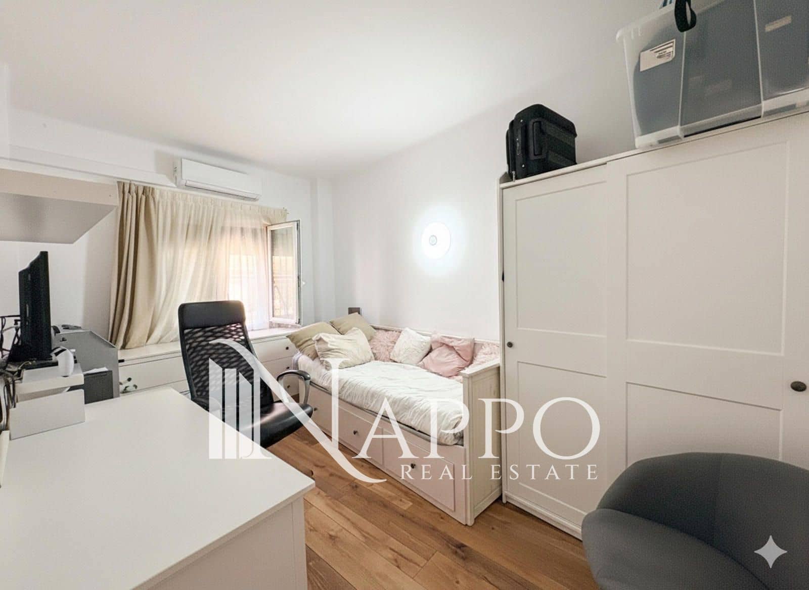 3 sypialnia Mieszkanie do wynajęcia w Genova z garażem - 1 850 € (Ref: 9522865)