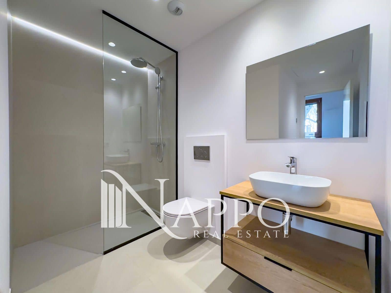 3 bedroom Flat for rent in Palma de Mallorca with garage - € 2,800 (Ref: 9548597)