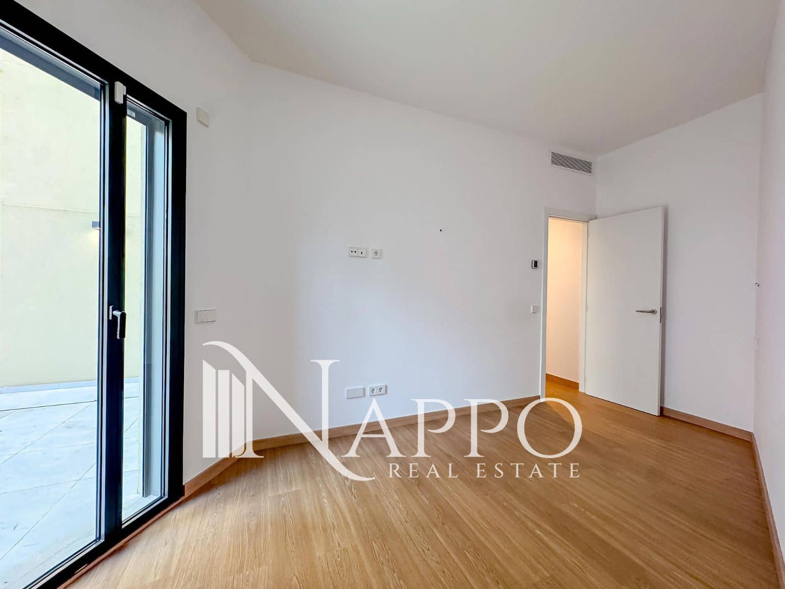 3 bedroom Flat for rent in Palma de Mallorca with garage - € 2,800 (Ref: 9548597)