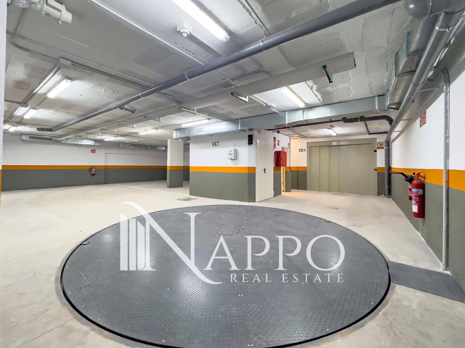 3 bedroom Flat for rent in Palma de Mallorca with garage - € 2,800 (Ref: 9548597)