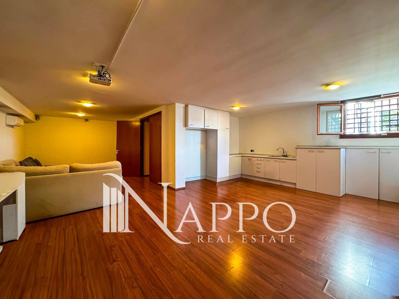 4 makuuhuone Huvila myytävänä paikassa Genova mukana uima-altaan 
autotalli - 2 490 000 € (Ref: 9553031)