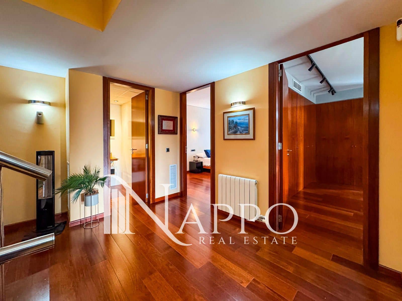 4 makuuhuone Huvila myytävänä paikassa Genova mukana uima-altaan 
autotalli - 2 490 000 € (Ref: 9553031)