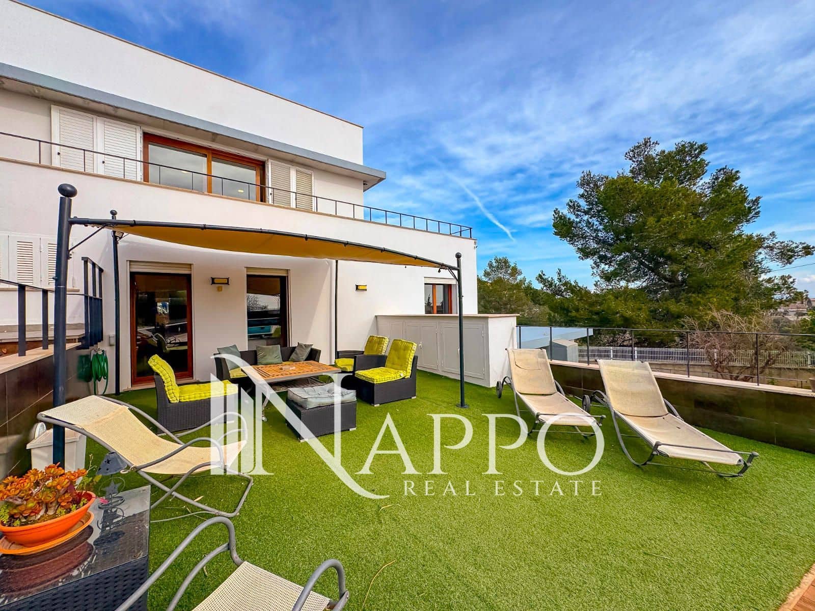 4 makuuhuone Huvila myytävänä paikassa Genova mukana uima-altaan 
autotalli - 2 490 000 € (Ref: 9553031)