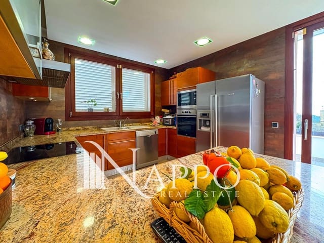 4 makuuhuone Huvila myytävänä paikassa Genova, Palma de Mallorca mukana uima-altaan 
autotalli - 2 490 000 € (Ref: 9553031)