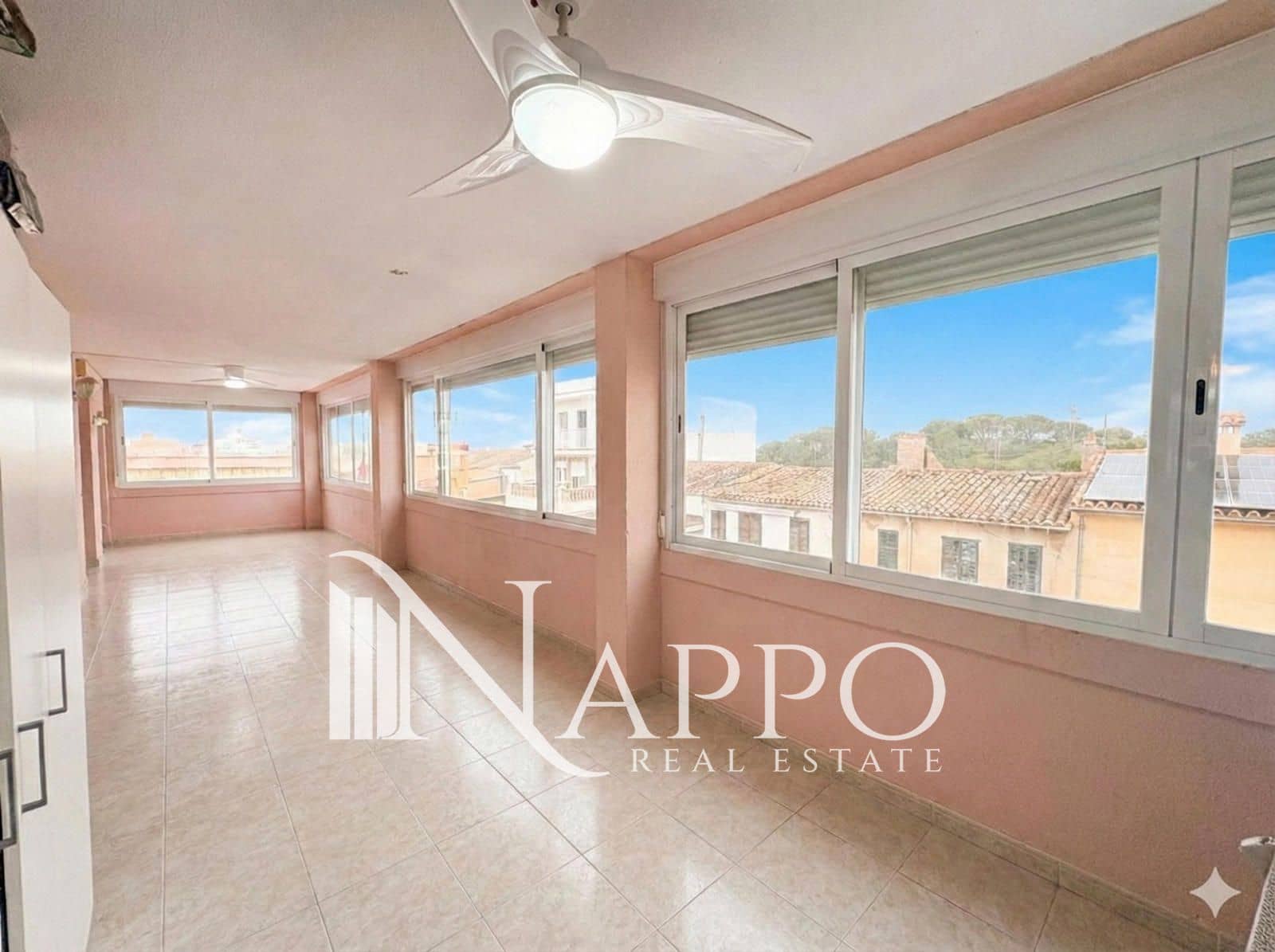 Flat te koop in L'Arenal / S'Arenal met garage - € 400.000 (Ref: 9553032)