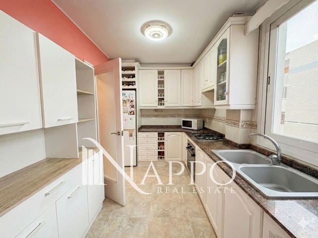 Flat te koop in L'Arenal / S'Arenal, Llucmajor met garage - € 400.000 (Ref: 9553032)