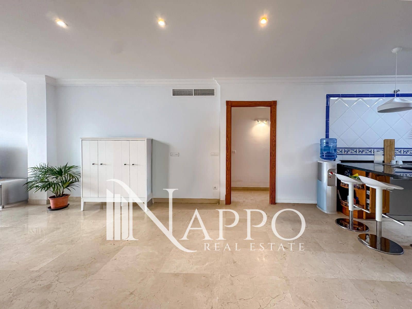 2 soveværelse Penthouse til leje i Coll d'en Rabassa med swimmingpool garage - € 3.500 (Ref: 9570080)