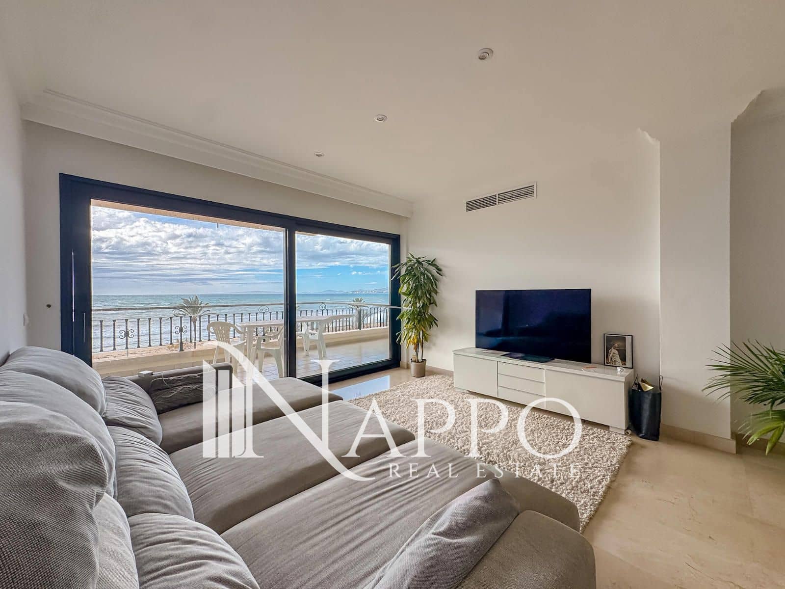 2 soveværelse Penthouse til leje i Coll d'en Rabassa med swimmingpool garage - € 3.500 (Ref: 9570080)