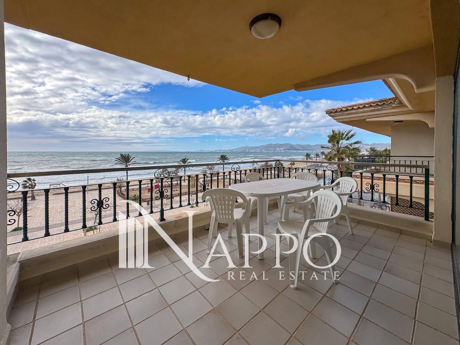 2 soveværelse Penthouse til leje i Coll d'en Rabassa med swimmingpool garage - € 3.500 (Ref: 9570080)