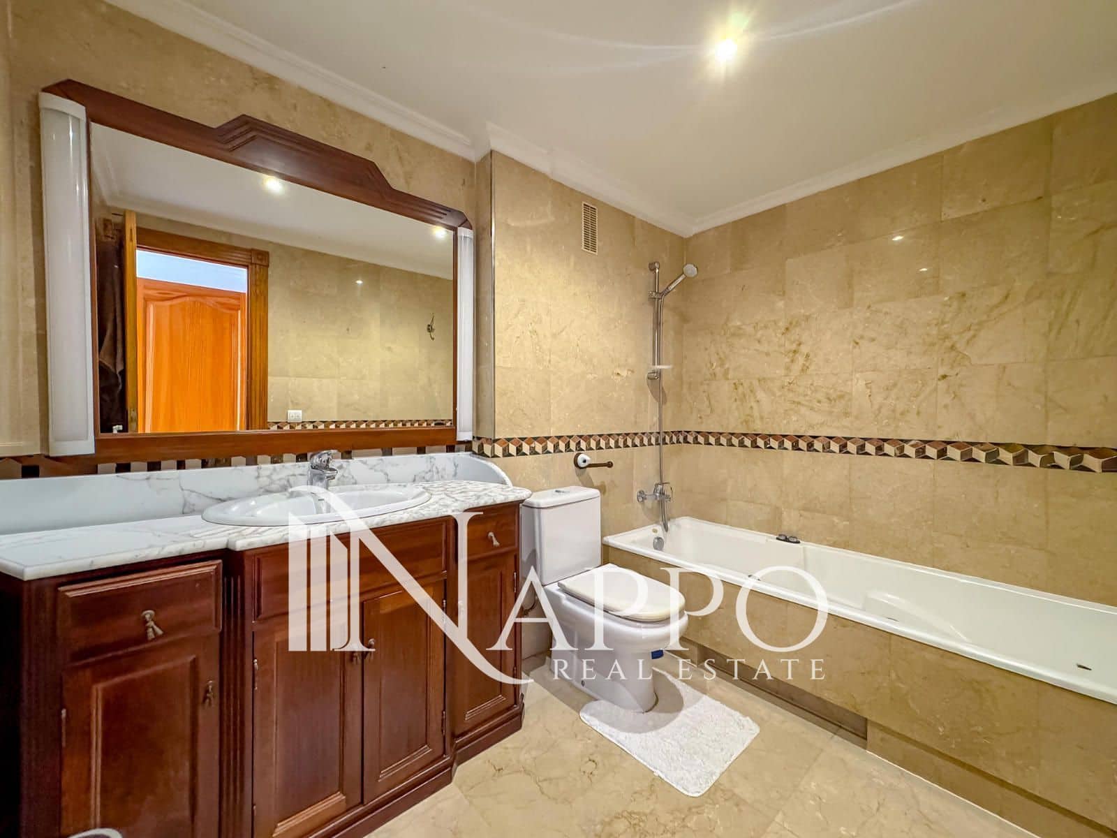 2 soveværelse Penthouse til leje i Coll d'en Rabassa med swimmingpool garage - € 3.500 (Ref: 9570080)