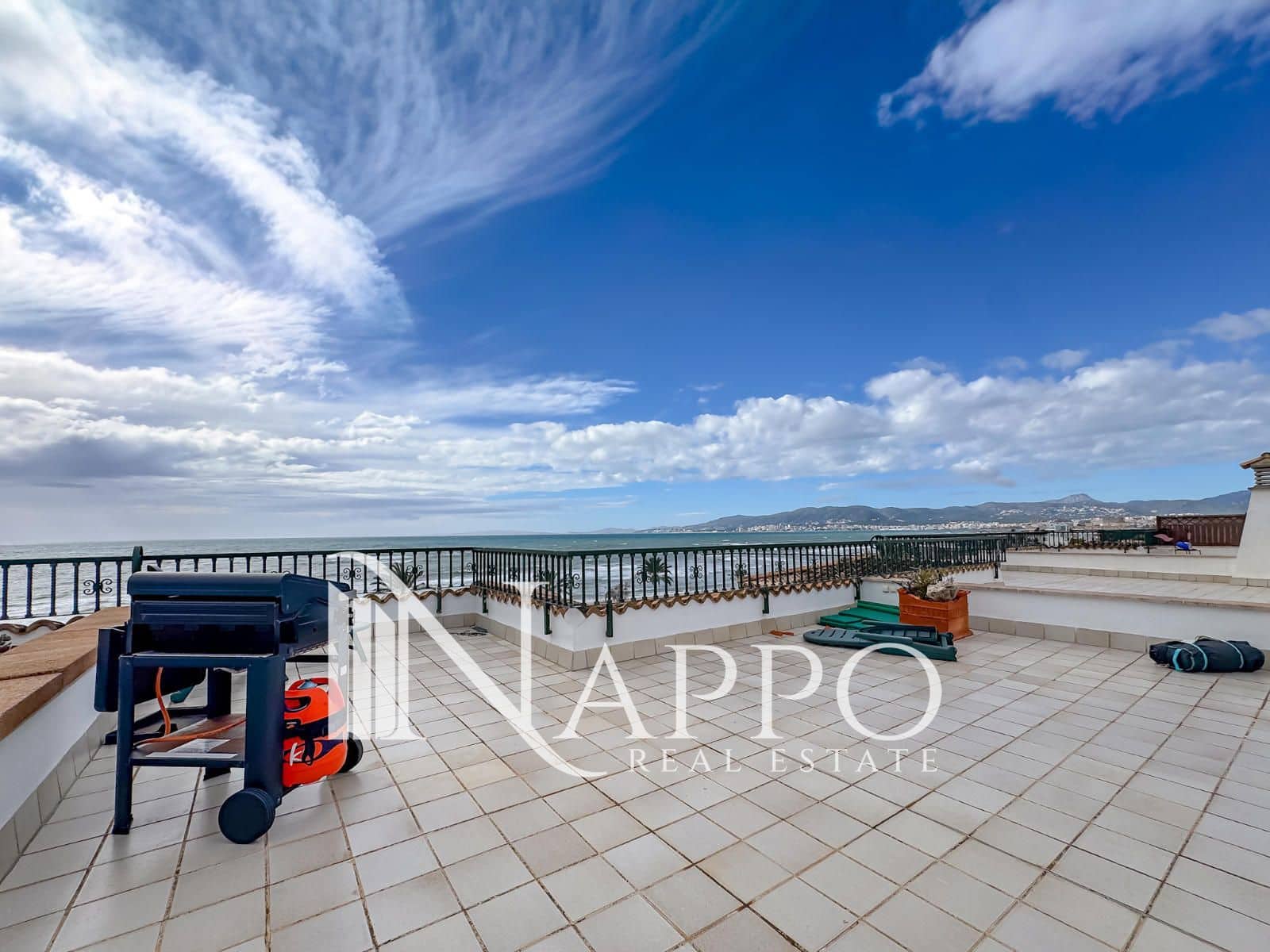 2 soveværelse Penthouse til leje i Coll d'en Rabassa med swimmingpool garage - € 3.500 (Ref: 9570080)