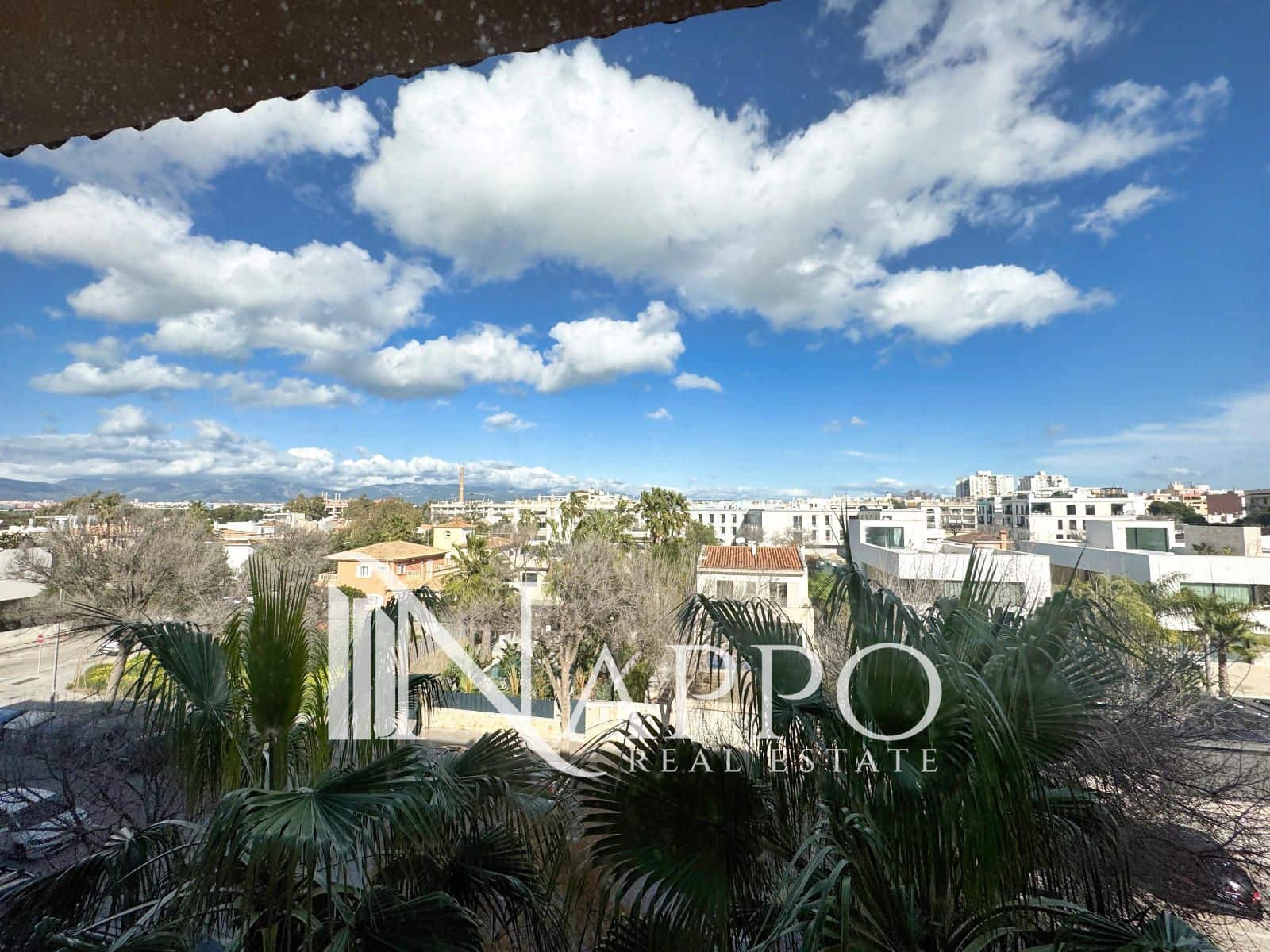 2 soveværelse Penthouse til leje i Coll d'en Rabassa med swimmingpool garage - € 3.500 (Ref: 9570080)