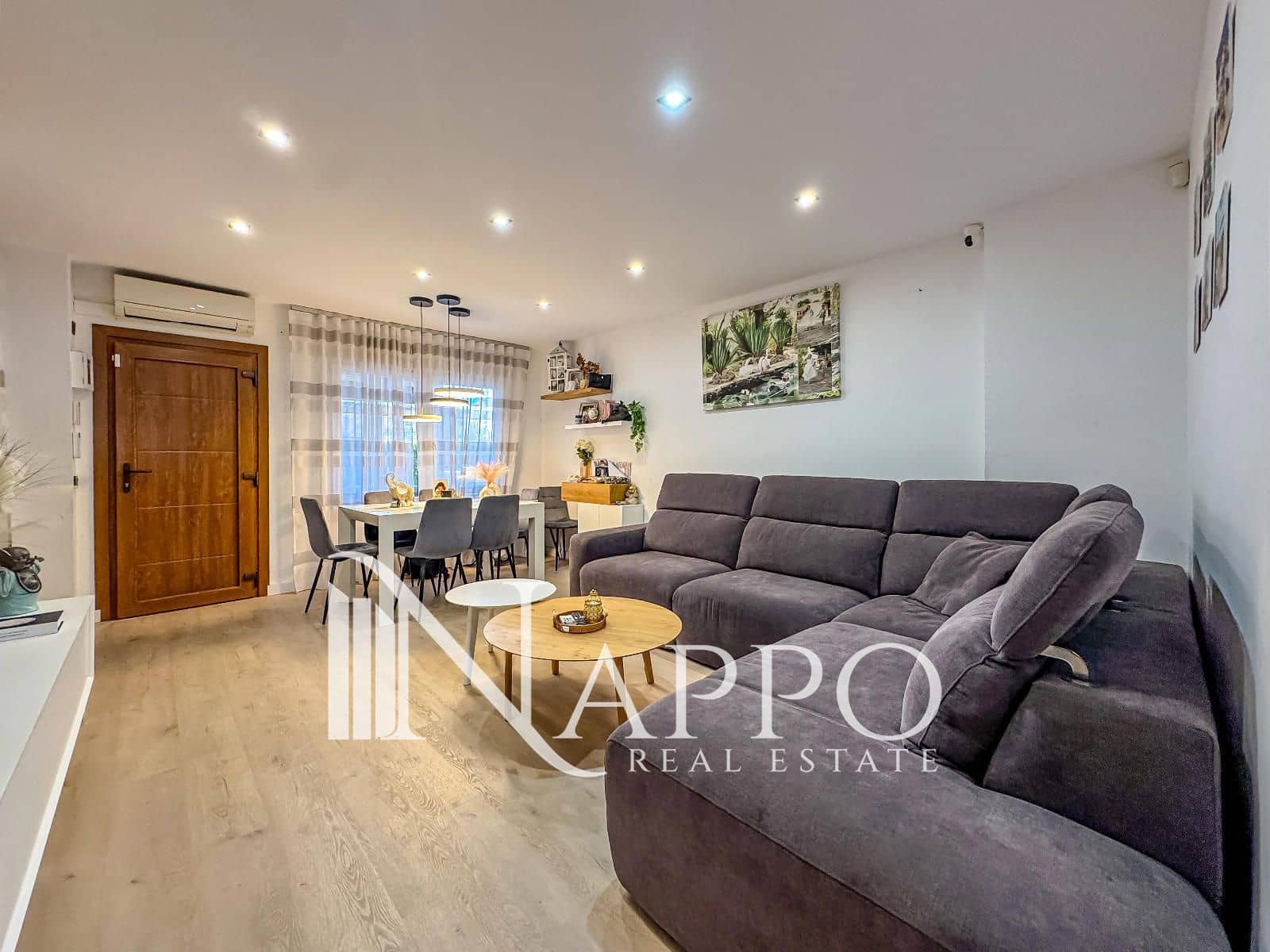 4 bedroom Townhouse for sale in Son Ferrer with pool garage - € 799,000 (Ref: 9576917)