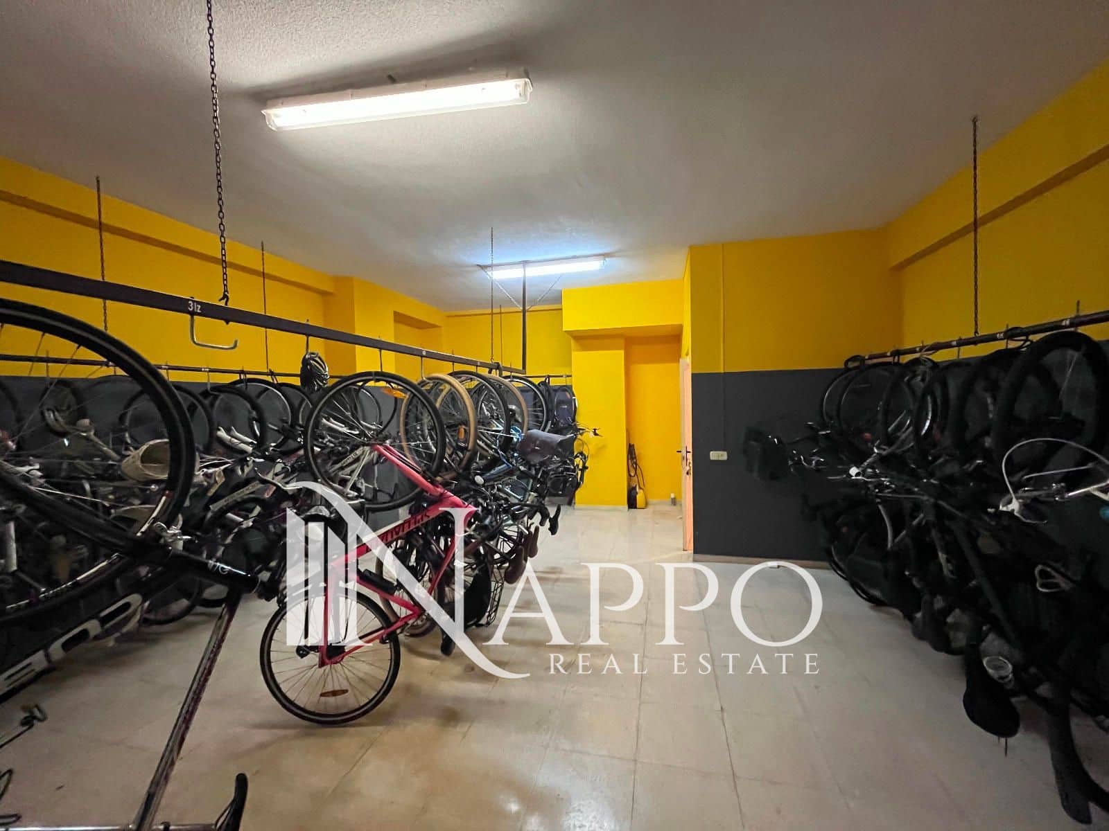 2 slaapkamer Flat te huur in Palma de Mallorca met zwembad garage - € 2.400 (Ref: 9581250)