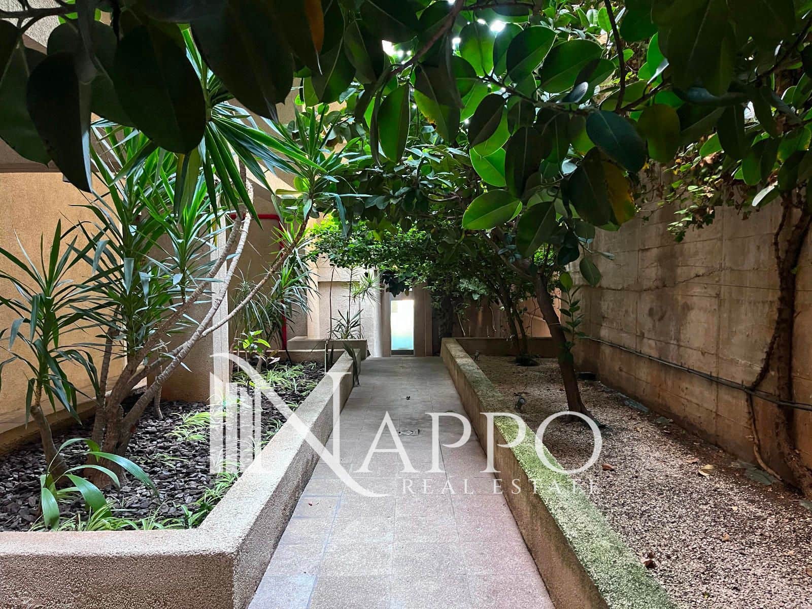 2 slaapkamer Flat te huur in Palma de Mallorca met zwembad garage - € 2.400 (Ref: 9581250)