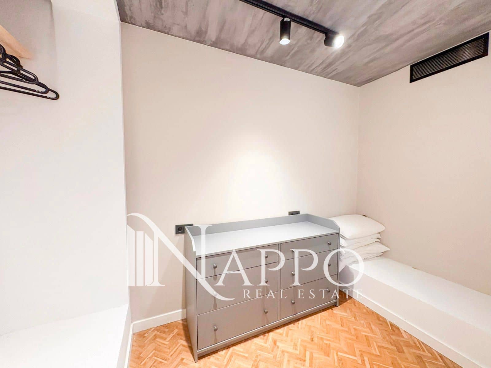 2 bedroom Flat for sale in El Toro / Port Adriano with pool garage - € 790,000 (Ref: 9585020)