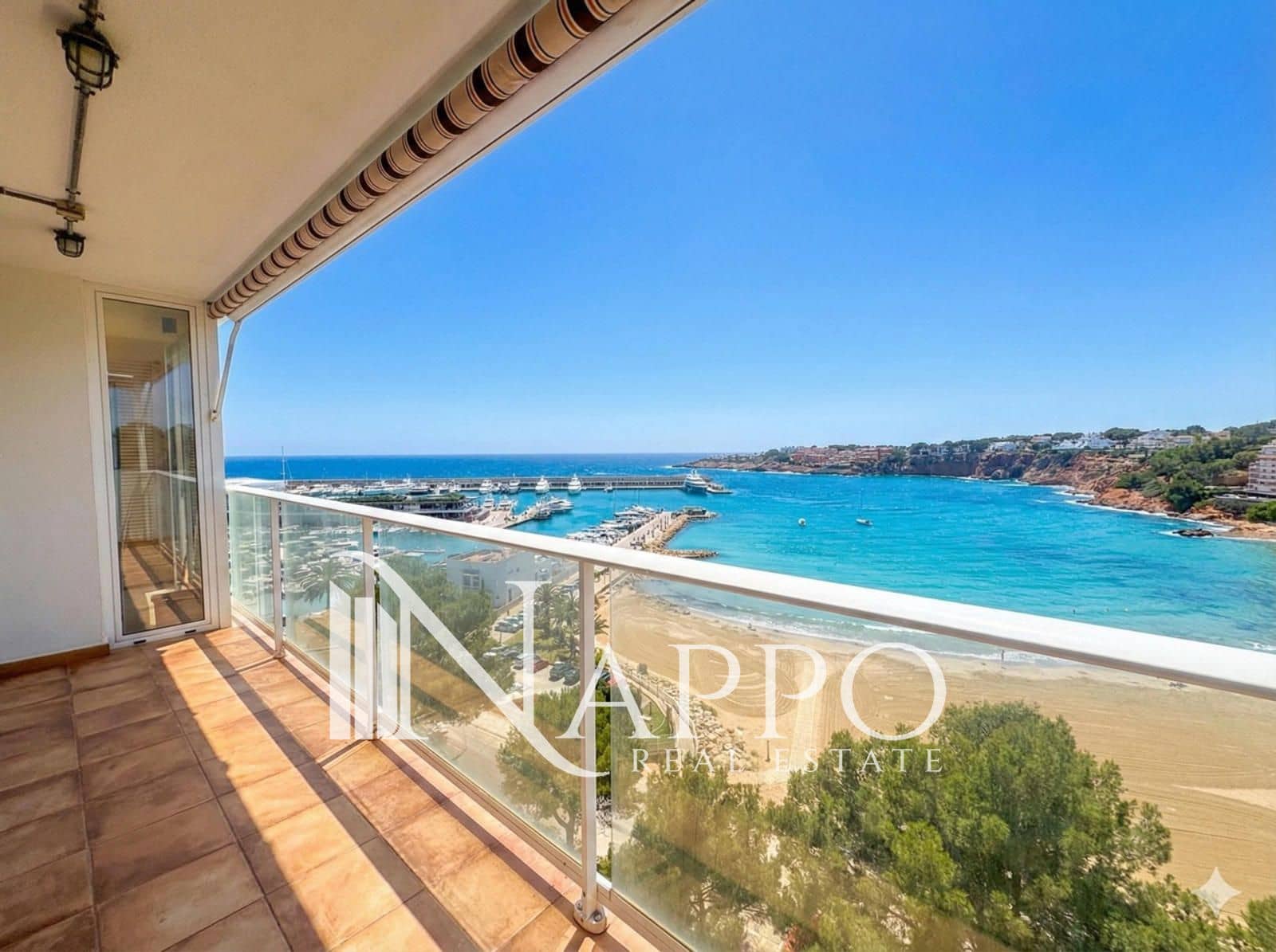 2 bedroom Flat for sale in El Toro / Port Adriano with pool garage - € 790,000 (Ref: 9585020)
