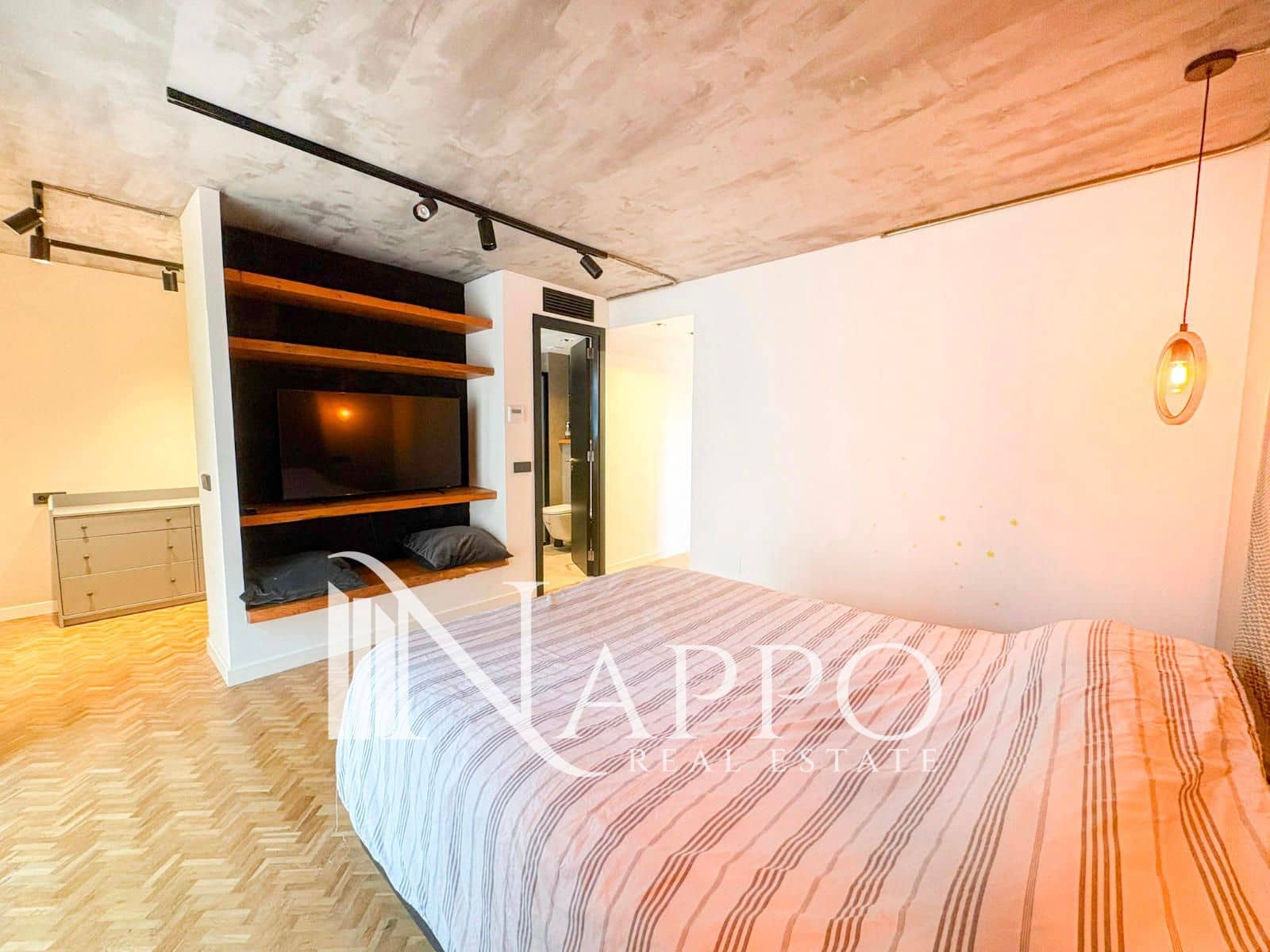 2 bedroom Flat for sale in El Toro / Port Adriano with pool garage - € 790,000 (Ref: 9585020)