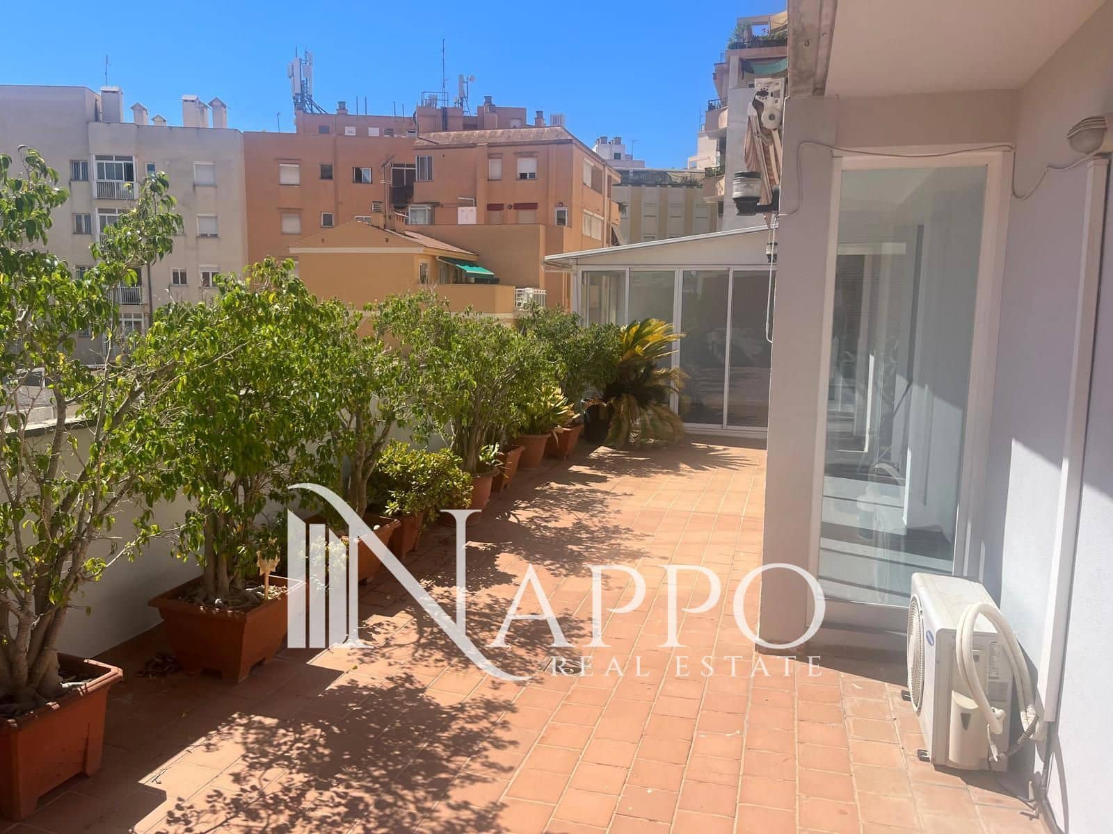 2 bedroom Penthouse for rent in Palma de Mallorca with garage - € 1,870 (Ref: 9601519)