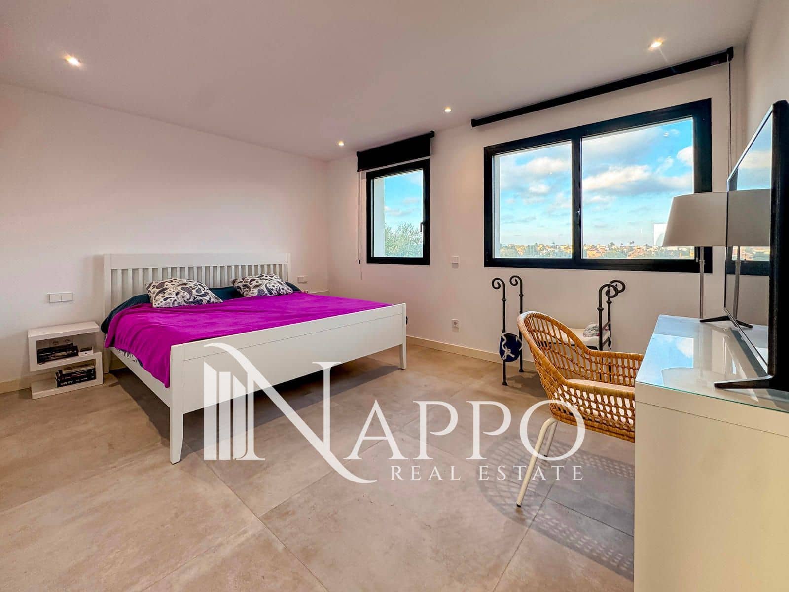 4 bedroom Townhouse for rent in Sa Rapita / La Rapita with pool garage - € 2,100 (Ref: 9603593)