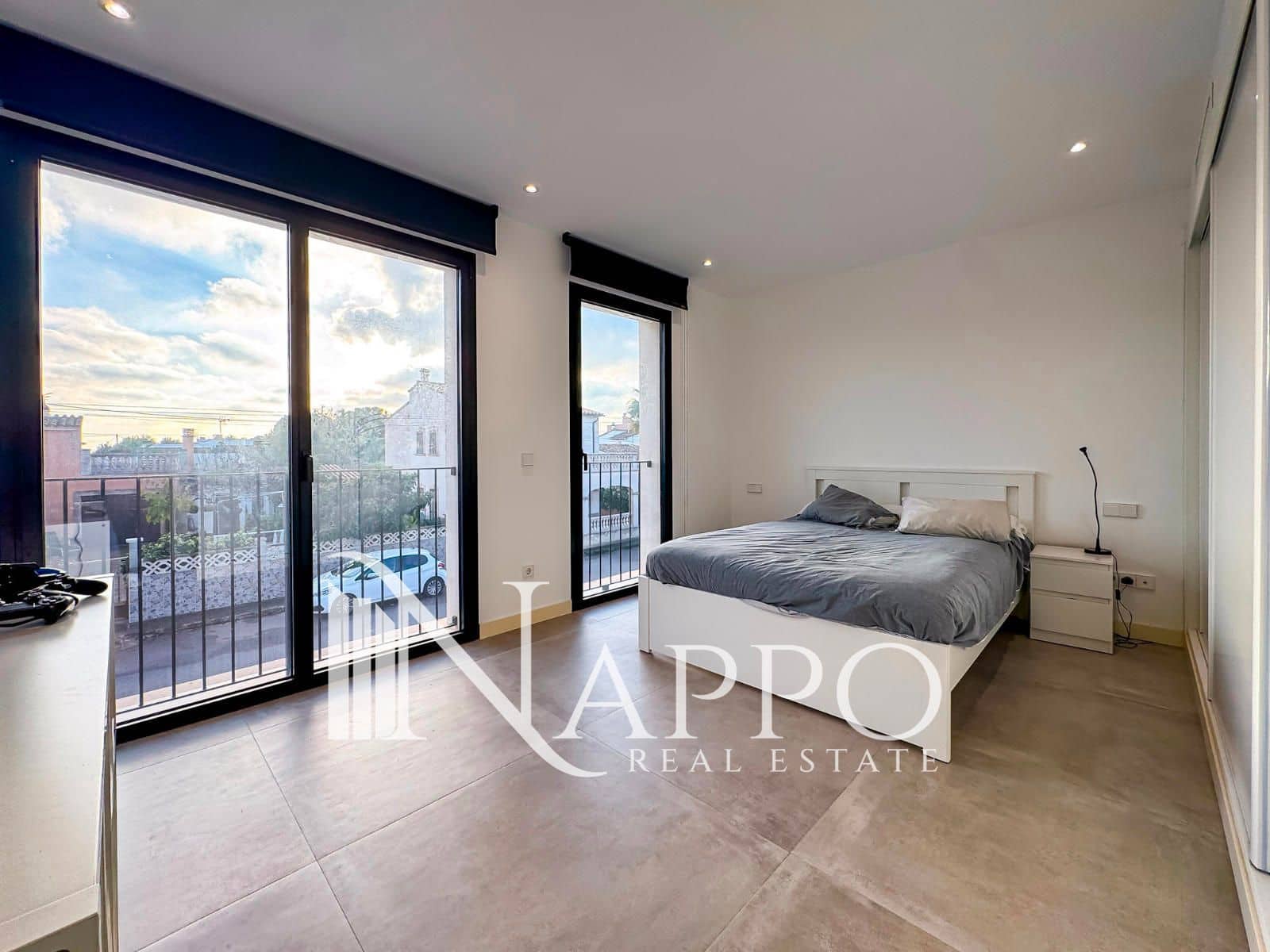 4 bedroom Townhouse for rent in Sa Rapita / La Rapita with pool garage - € 2,100 (Ref: 9603593)