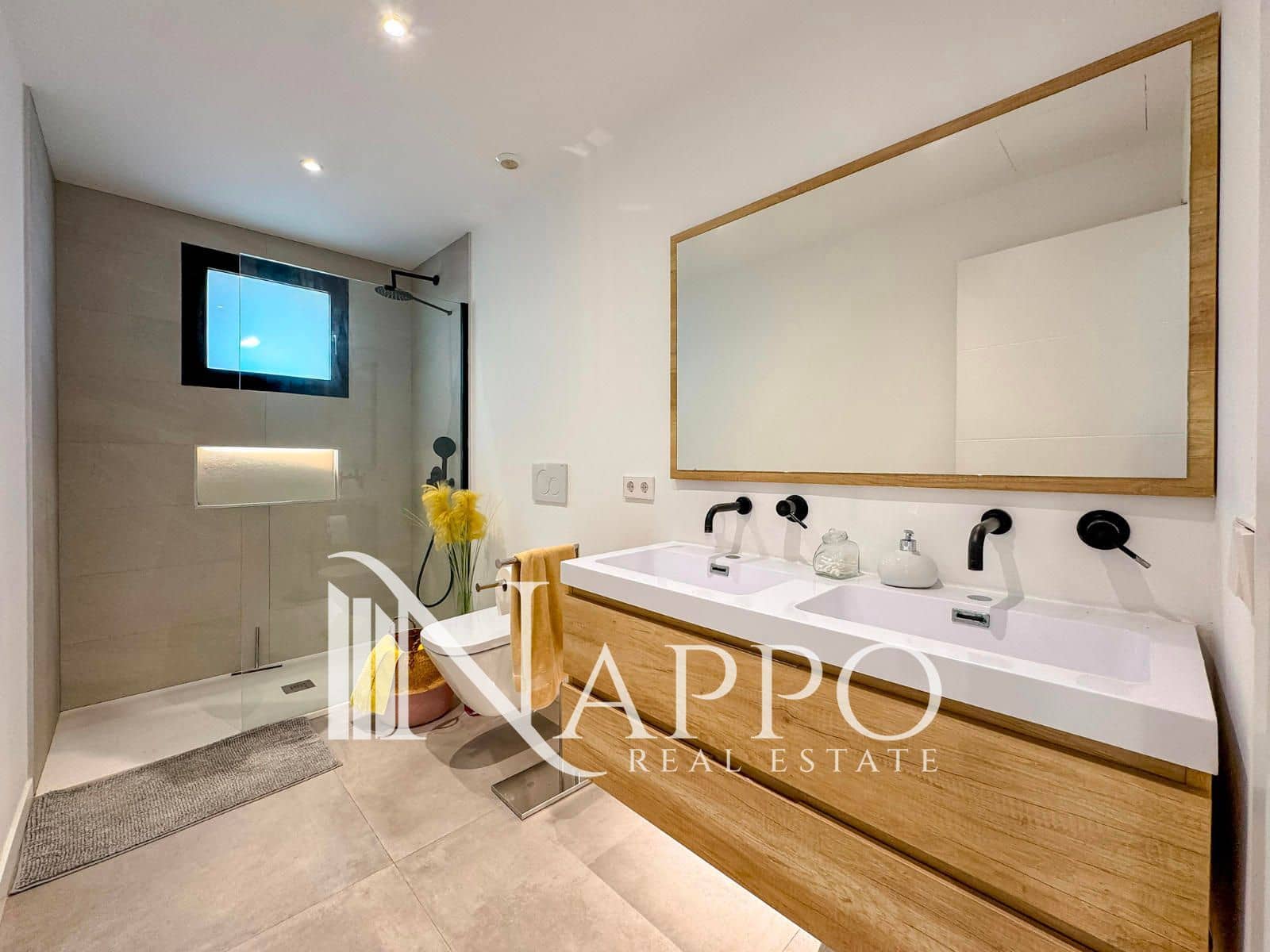 4 bedroom Townhouse for rent in Sa Rapita / La Rapita with pool garage - € 2,100 (Ref: 9603593)