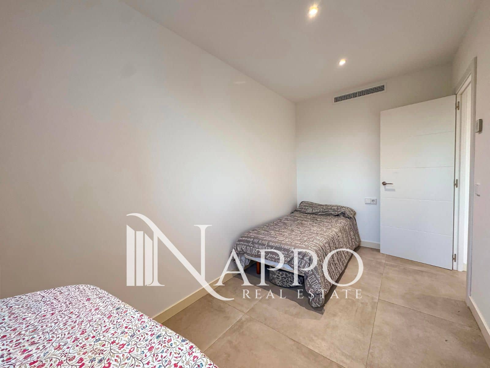 4 bedroom Townhouse for rent in Sa Rapita / La Rapita with pool garage - € 2,100 (Ref: 9603593)