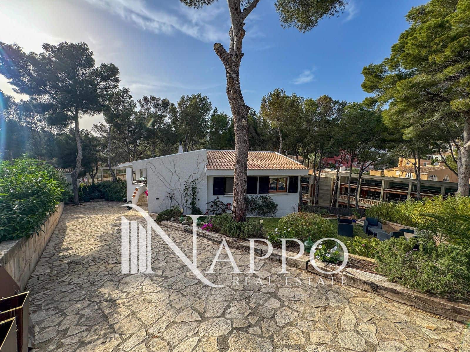 4 quarto Moradia para arrendar em Costa de la Calma - 4 500 € (Ref: 9605413)