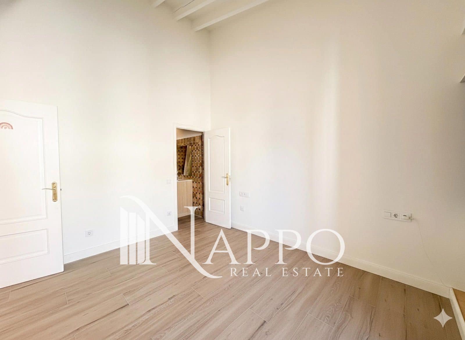3 slaapkamer Flat te huur in Palma de Mallorca - € 2.400 (Ref: 9606610)