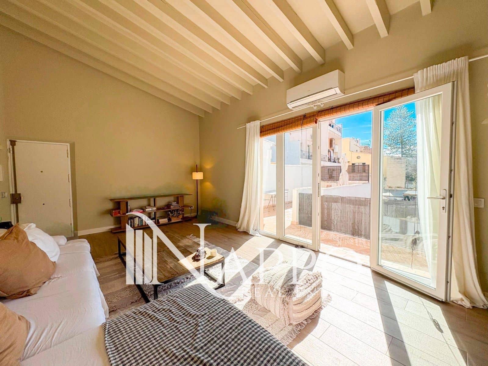 3 slaapkamer Flat te huur in Palma de Mallorca - € 2.400 (Ref: 9606610)