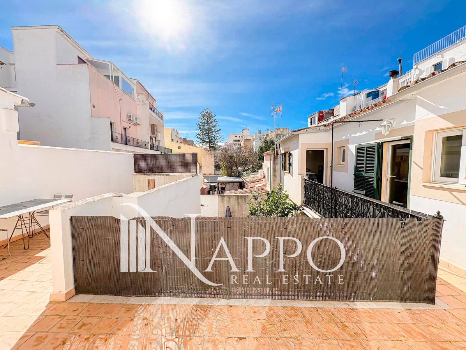 3 slaapkamer Flat te huur in Palma de Mallorca - € 2.400 (Ref: 9606610)