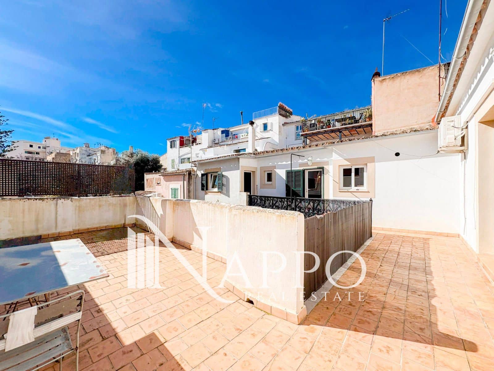 3 slaapkamer Flat te huur in Palma de Mallorca - € 2.400 (Ref: 9606610)