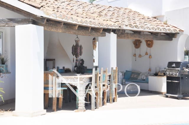 4 makuuhuone Huvila myytävänä paikassa Sol de Mallorca, Calvià mukana uima-altaan 
autotalli - 2 975 000 € (Ref: 9634772)