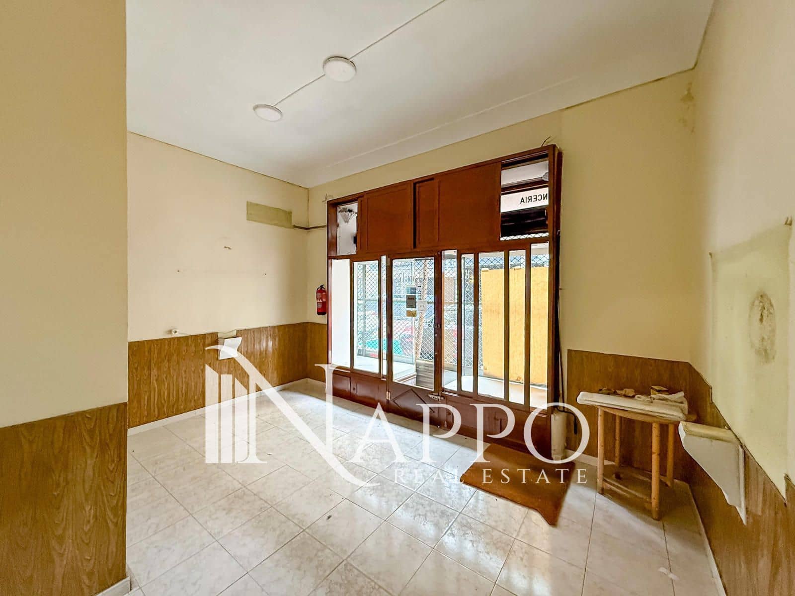 Local Comercial en Madrid ciudad en alquiler - 1.100 € (Ref: 9635002)