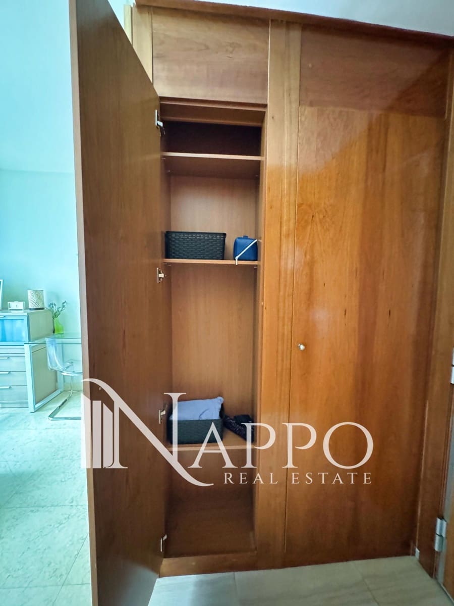 Appartement à louer à Madrid ville avec piscine - 1 300 € (Ref: 9637987)