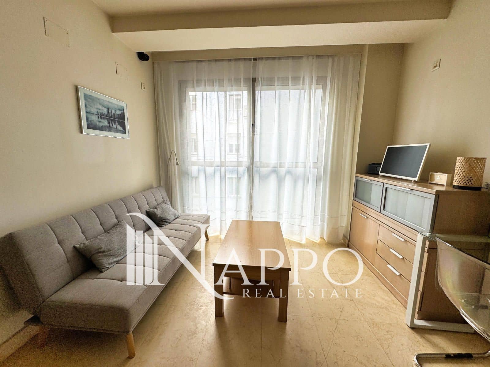 Appartement à louer à Madrid ville avec piscine - 1 300 € (Ref: 9637987)