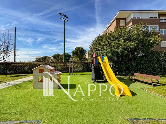 Appartement de 3 chambres à louer à Majadahonda avec piscine garage - 2 400 € (Ref: 9645456)