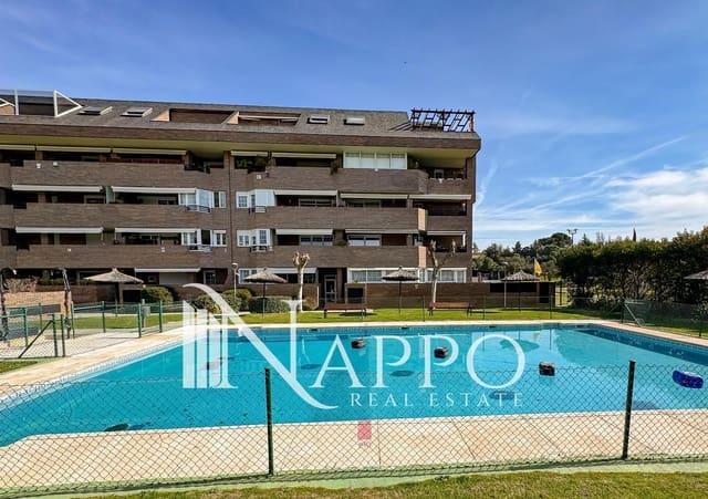 Appartement de 3 chambres à louer à Majadahonda avec piscine garage - 2 400 € (Ref: 9645456)