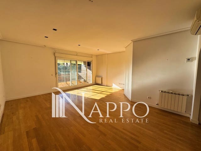 Piso de 3 habitaciones en Majadahonda en alquiler con piscina garaje - 2.400 € (Ref: 9645456)